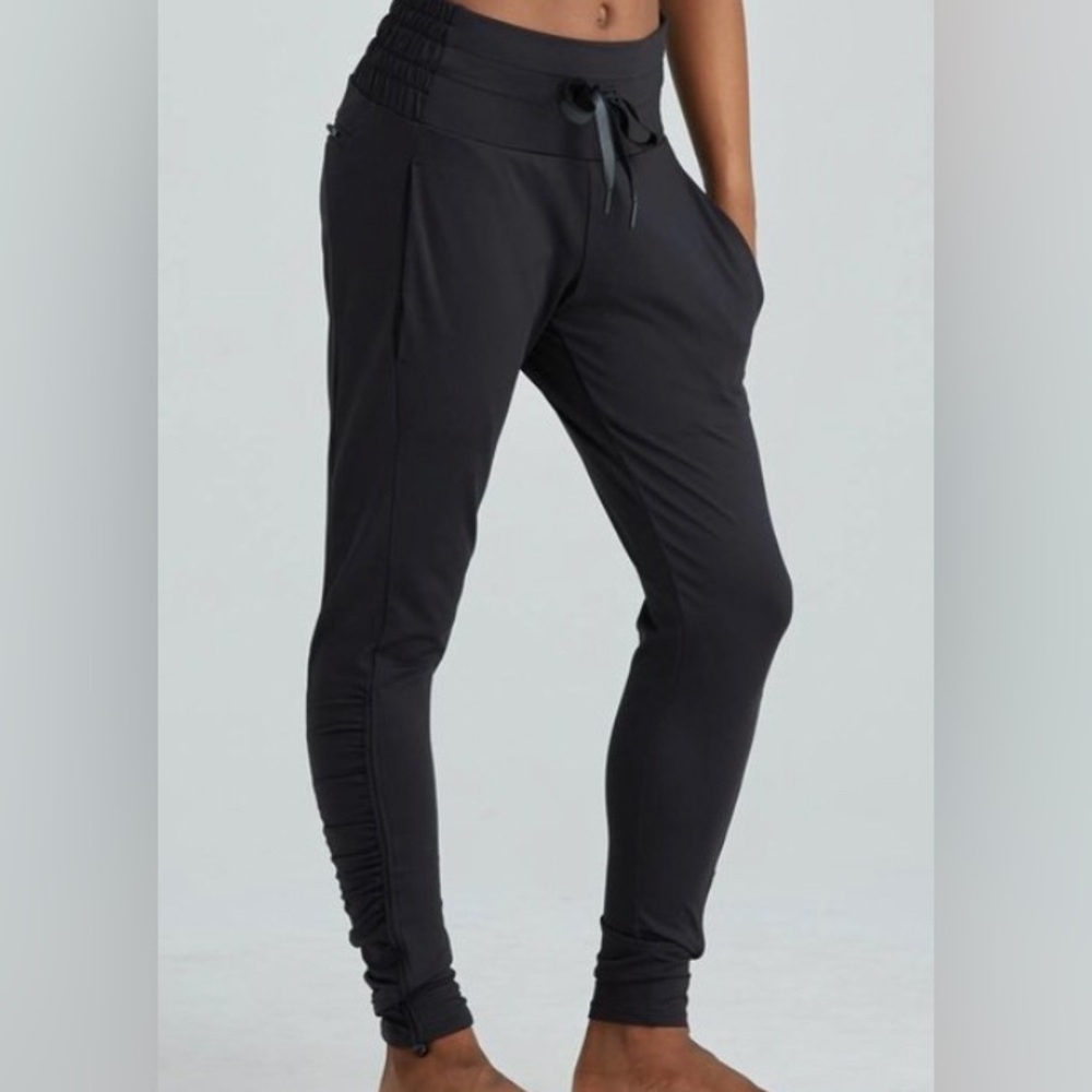 Jo+Jax black pants